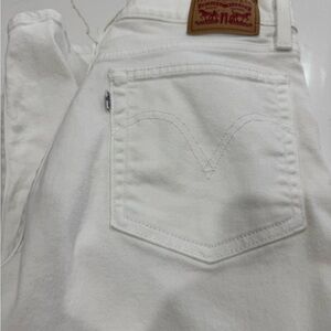 Levi's Women's White Wedgie Straight